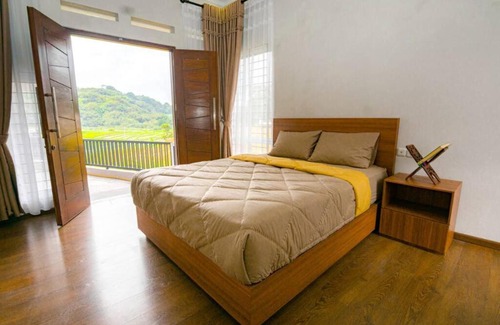 Sungai Landia Villa | Villa Syariah Humaira