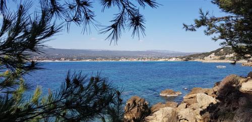 Carnoux-en-Provence House | Villa T3 à 10' de Cassis - Piscine privée et cuisine d'été extérieure