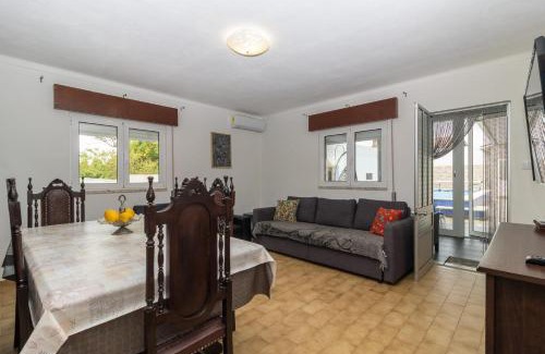 Chamusca House | Villa T4 35km Montargil - Private & Heated Pool