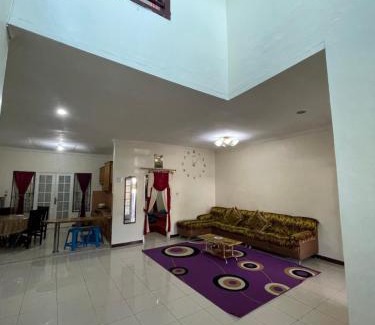 Berastagi Villa | Villa Tamam Manchester Berastagi