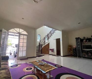Berastagi Villa | Villa Tamam Manchester Berastagi