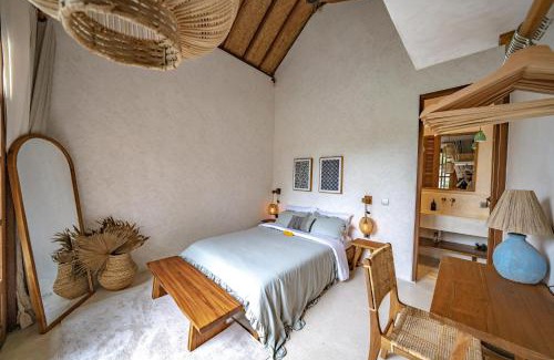 Kediri Villa | Villa Taman & Villa Serai Kedungu