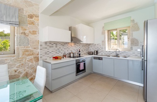 Katomerion Villa | Villa Taphian - Three Bedroom Villa, Sleeps 6