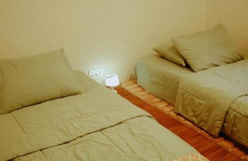 Cilobak House | Villa Teras Makati 4BR near Curug Nangka
