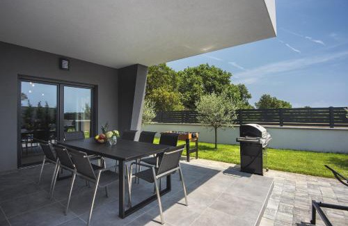 Jadreski Villa | Villa Tika in Pula for families with kids playground