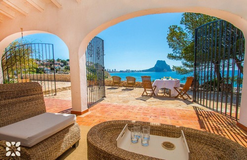 La Canuta Villa | Villa TIMERIS by Abahana Villas