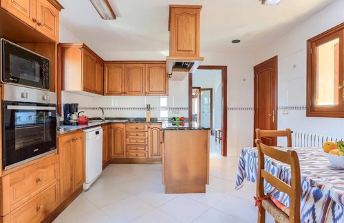 S Horta Villa | Villa Toni i na Bel by Villa Plus