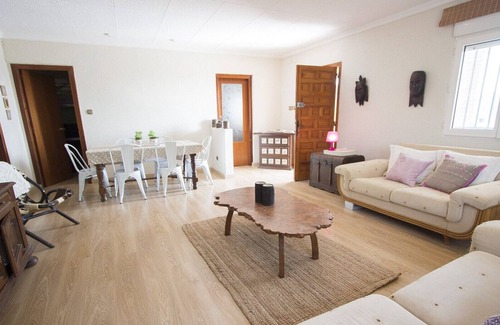 Tortosa Villa | Villa Tortosa, only 20km to Costa Dorada beaches!
