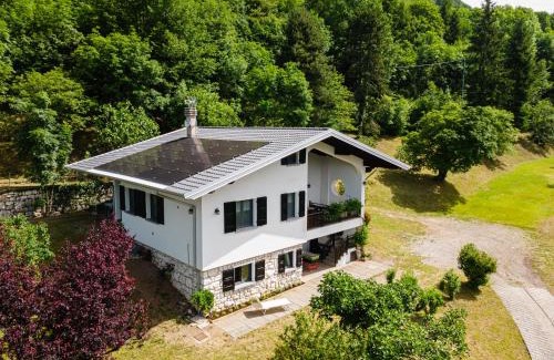 Treviso Bresciano House | Villa tra montagna e laghi 14 posti