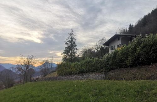 Treviso Bresciano House | Villa tra montagna e laghi 14 posti