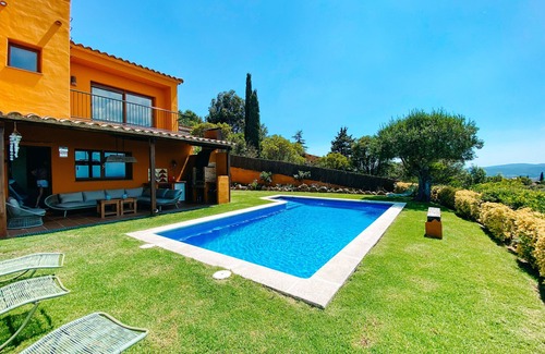 Begur Villa | Villa 'Tres Olivos - Begur' with Mountain View, Wi-Fi and Air Conditioning
