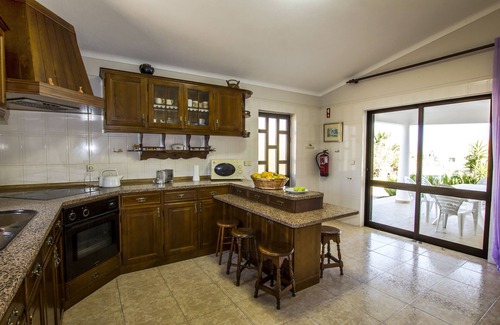 Franqueira Villa | Villa Tropical - Ideal for family holidays: private pool and tennis court