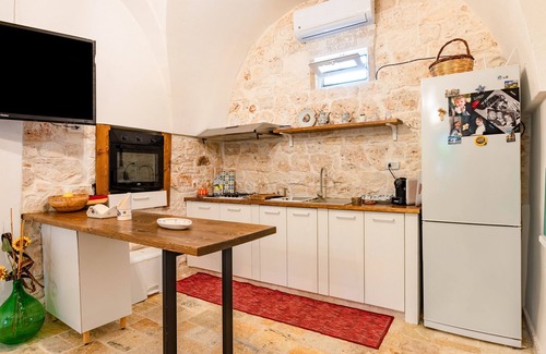 Latiano Villa | Villa "Trullo Nonno Vittorio" with Private Garden & Wi-Fi