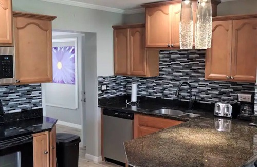 Lehigh Acres Villa | Villa tucked in the heart of Lehigh Acres & minutes away from city attractions.