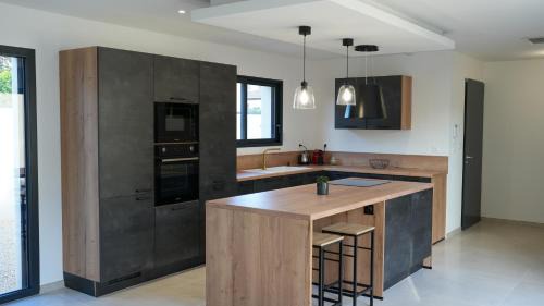 Bourg-les-Valence Villa | Villa Valence