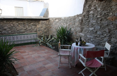 Nechite House | Villa Valor a large house in the pristine beauty of the Sierra Nevada.