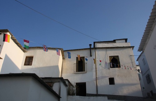 Nechite House | Villa Valor a large house in the pristine beauty of the Sierra Nevada.