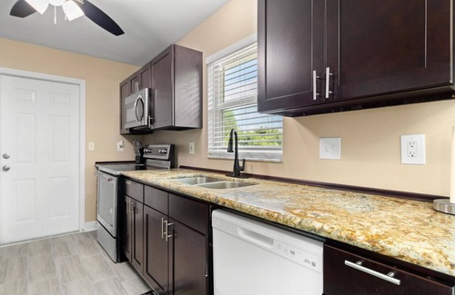 Lehigh Acres House | Villa Varges - Be our Guest!