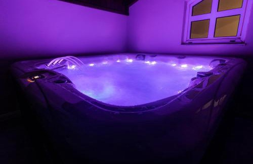Roussospiti Apartment | Villa Ventus, 40sqm private pool & hot tub!