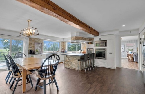 Caledon House | Villa Verde: Private Lake ~ Hot Tub ~ Pool ~ Sauna