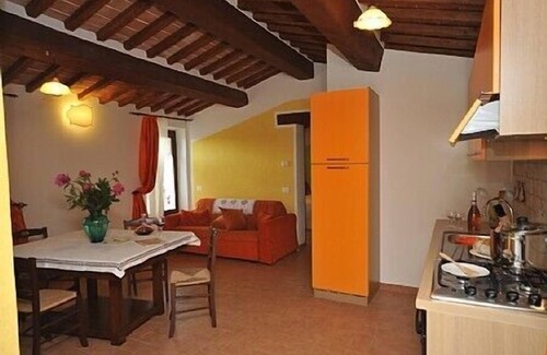 Citerna House | Villa Vezzosa E: A characteristic and welcoming apartment that is part of an ancient country house, with Free WI-FI.