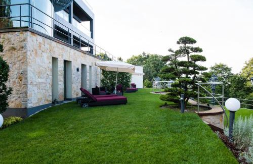 Loschwitz Apartment | Villa via Lapis - Panoramablick über Dresden - Garten - Pool - Sauna - Luxus