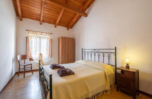 Riola Sardo Villa | Villa Vintage by Propertize