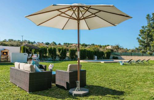 Tarraula Villa | Villa Vinyes by Villa Plus