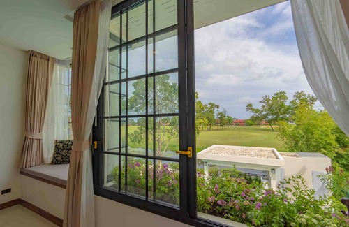 Laguna Villa | Villa Viola | Fully staffed New Luxury Villa | Laguna Golf Course & Beach Access
