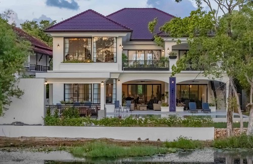 Laguna Villa | Villa Viola | Fully staffed New Luxury Villa | Laguna Golf Course & Beach Access