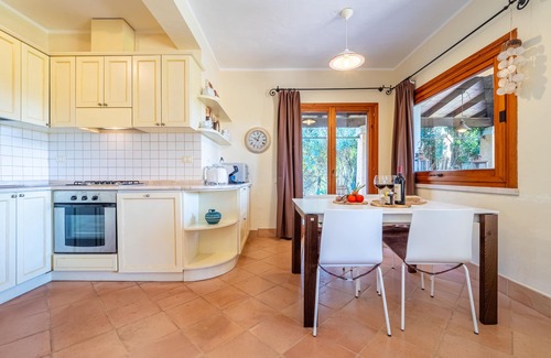 Chia Villa | VILLA VIRIDIANA CHIA - a few steps from the beach