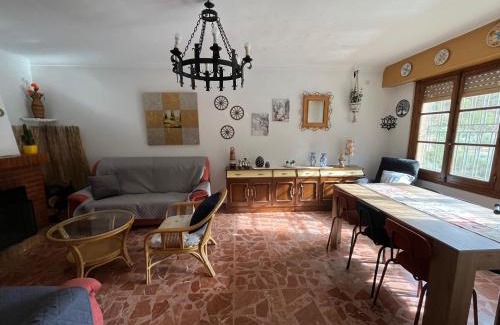 Ayna House | Villa Virtudes Ayna