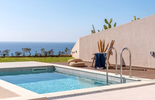 Falassarna Villa | Villa Vista Free* Heated pool & dazzling Seaview!