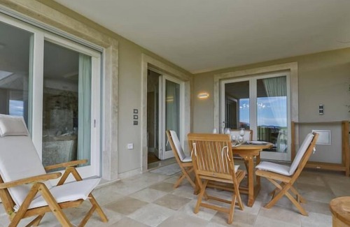 Castiglione Falletto Apartment | Villa Vitae - Luxury apartments - App.to Napoleone - three room apartments with panoramic terrace and garden
