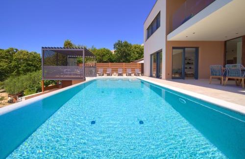 Baska Villa | Villa Viverum with heated salt water pool