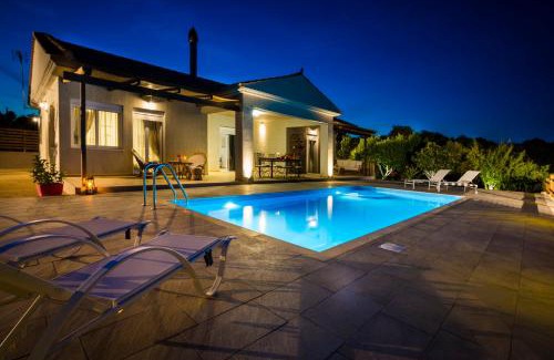 Mantzavinata Villa | Villa Voltera