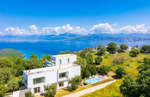 Petaleia Villa | Villa Voukithro - Four Bedroom Villa, Sleeps 8