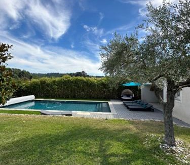 Ansouis Villa | Villa vue imprenable sur château