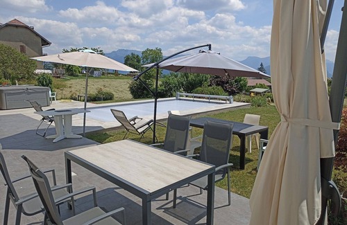 Pringy Villa | Villa vue lac ,4chambres, Piscine