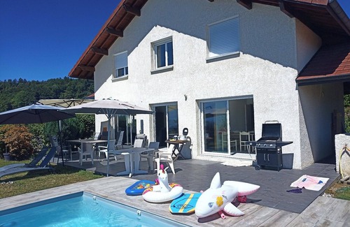 Pringy Villa | Villa vue lac ,4chambres, Piscine