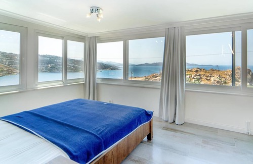 Yalikavak Villa | Villa w Pool Garden Patio 1 min to Beach in Bodrum