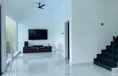 Krishna Karanai Villa | Villa white