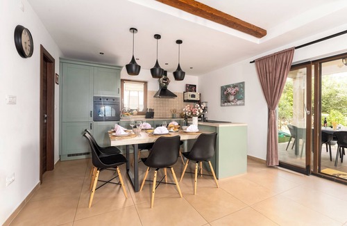 Sveti Ivan Dobrinjski Villa | Villa with pool, lots of privacy - TRAVELER Reisbeburo Krk - ID 2408