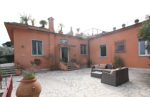 Centro Giano Villa | Villa with 2 double bedrooms, sleeps 4, in an elegant estate