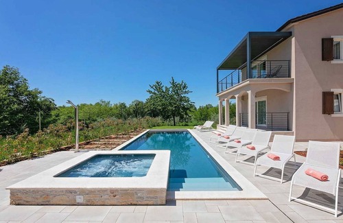 Kastelir-Labinci Villa | Villa with a pool for 14 persons, with sauna and jaccuzzi, 2 separate units