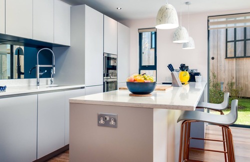 Somerford Keynes House | Villa with direct lake access, hot tub, swimming pools, tennis & restaurant