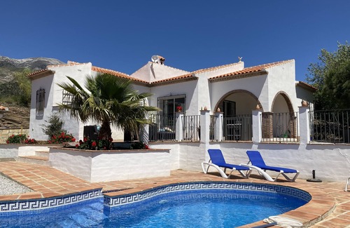 Canillas de Aceituno Villa | Villa with pool 2 bedrooms, 2 baths, views, airco, free WiFi