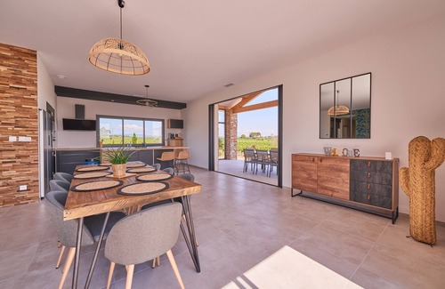 Servian Villa | Villa with exceptional 4-star certified viewSPA and heated infinity pool