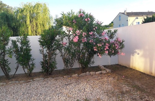 Allegre Les Fumades Villa | Villa with private pool