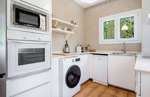 Cambrils House | Villa with Garden next to the Beach